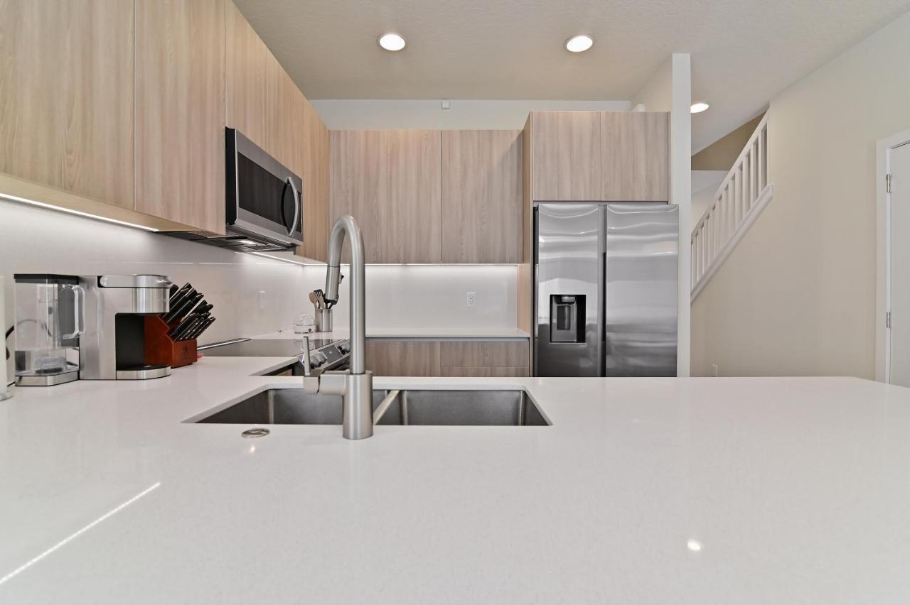 New Modern & Spacious Townhouse Near Disney - 4Br And 3Fb Orlando Luaran gambar